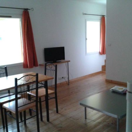 Le Bon Air Est Dans Le Pre Apartment Champagnac  Bagian luar foto
