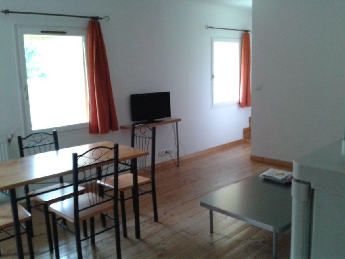 Le Bon Air Est Dans Le Pre Apartment Champagnac  Bagian luar foto